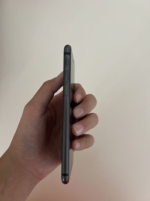 Продам айфон 8|||