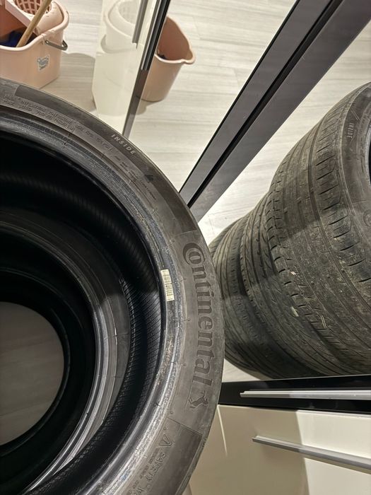 Vand cauciucuri de vara , o pereche pireli si o pereche continental
