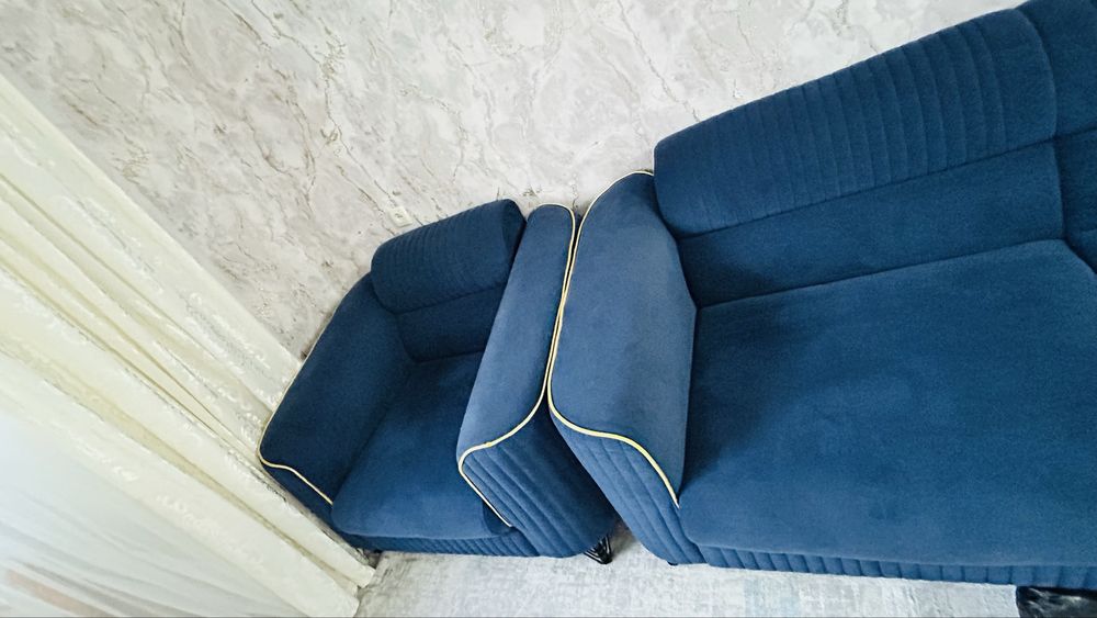 Диван сатылады..