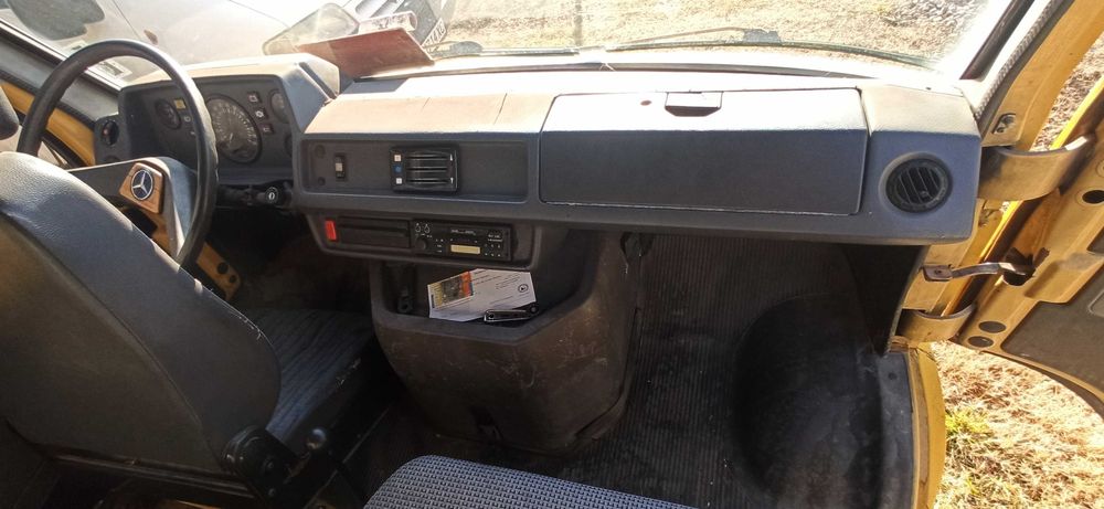 Mercedes-Benz 207D T1