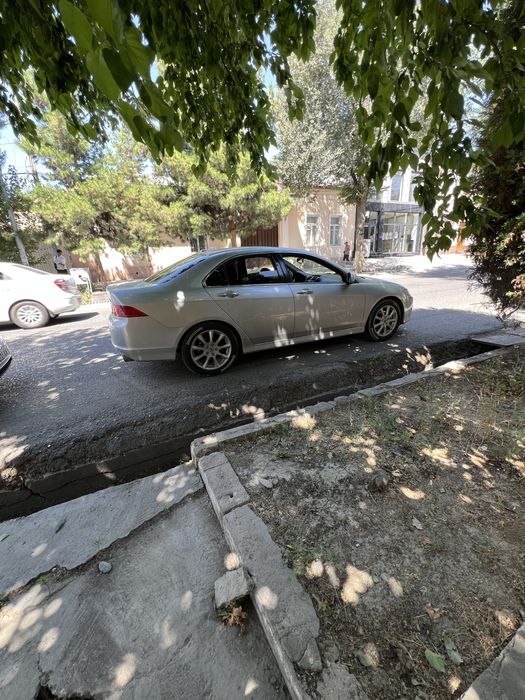 Acura Tsx srochni sotiladi
