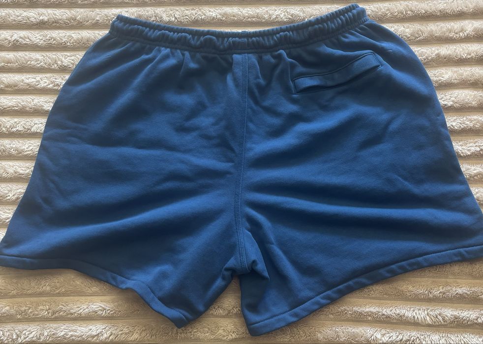 Продавам къси гащи nike