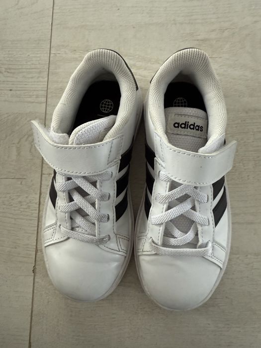 Pantofi sport adidas marimea 28