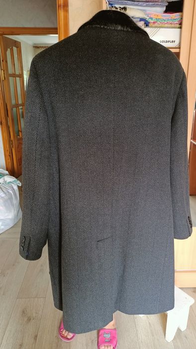 Продаю мужское пальто