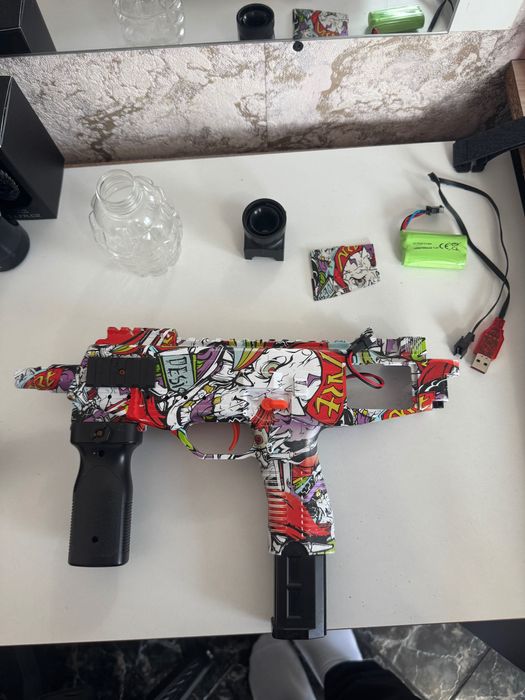 Много добра пушка с гел патрони (1л патрони подарак продавам и патрони