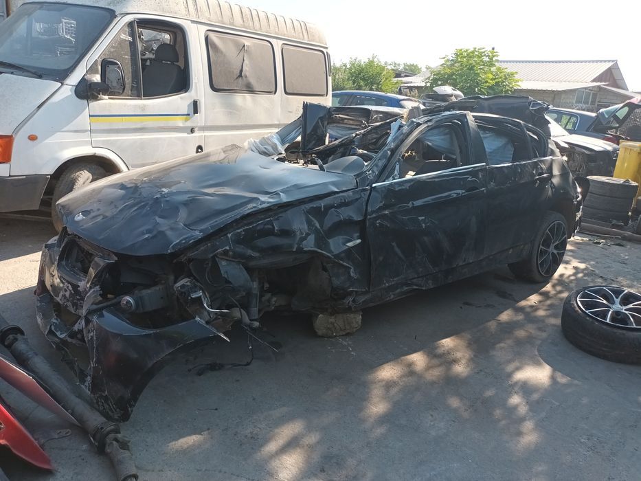 Dezmembrari BMW 3 (E90, E91, E93, E92) (2005-2013) 330 d Motorina