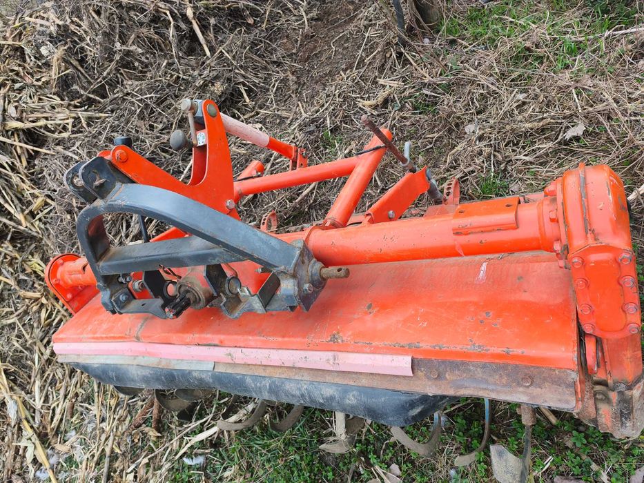 Freza de pamant japoneza Kubota