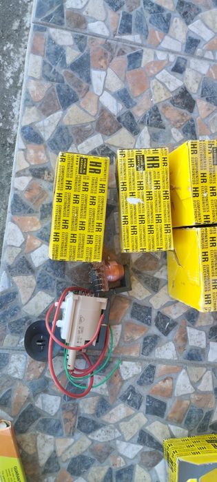 Diferite piese televizoare pentru cei interesați