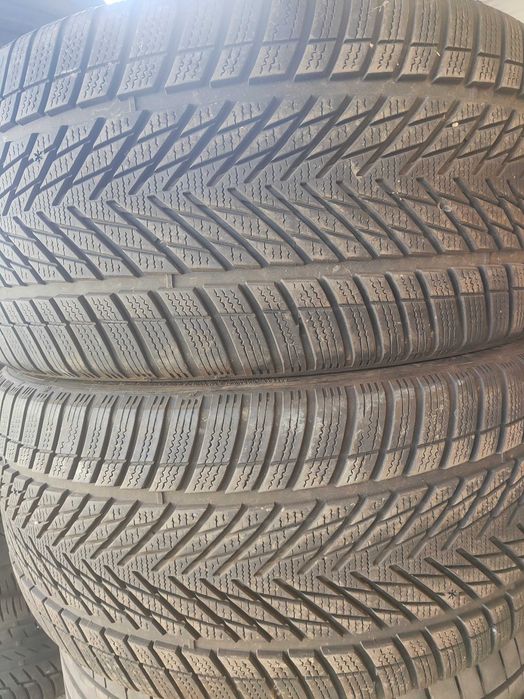 2бр.зимни гуми 265/35/22 Goodyear