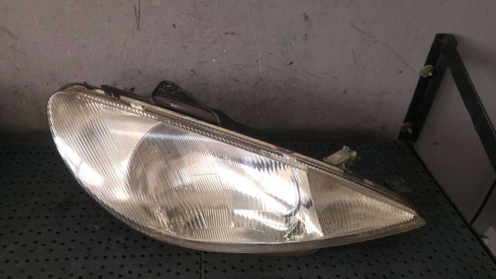 Far dreapta peugeot 206 hatchback 2a c 9640559480 89005131