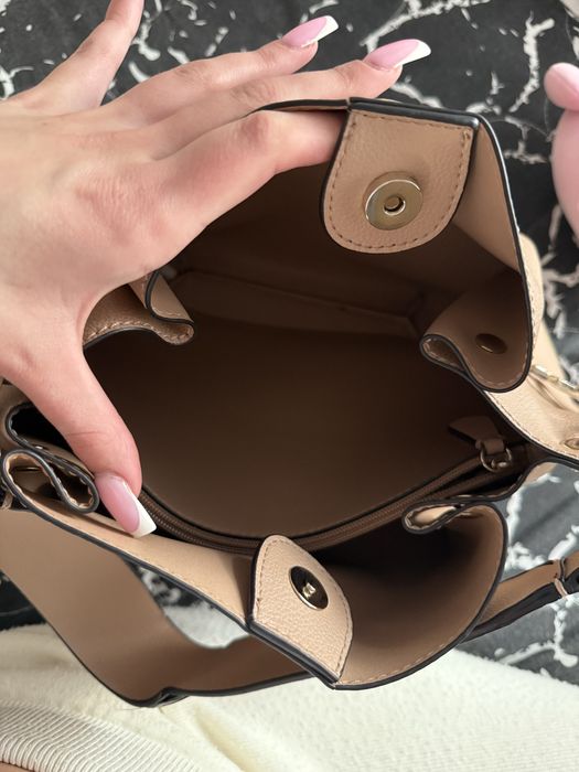 Guess чанта торба през рамо