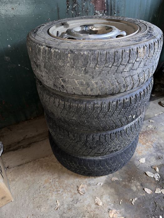 Продам резину 185/70 R14 с дисками