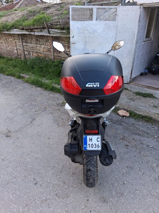 Скутер Peugeot Spedfight 4