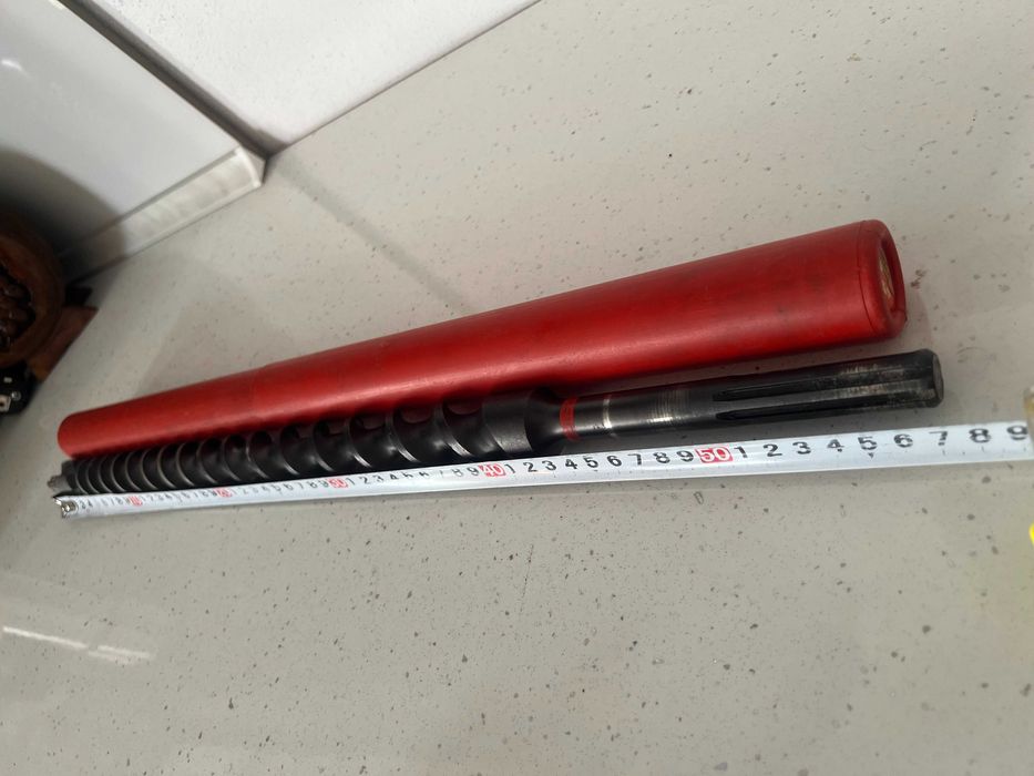 Свредел  на марката HILTI