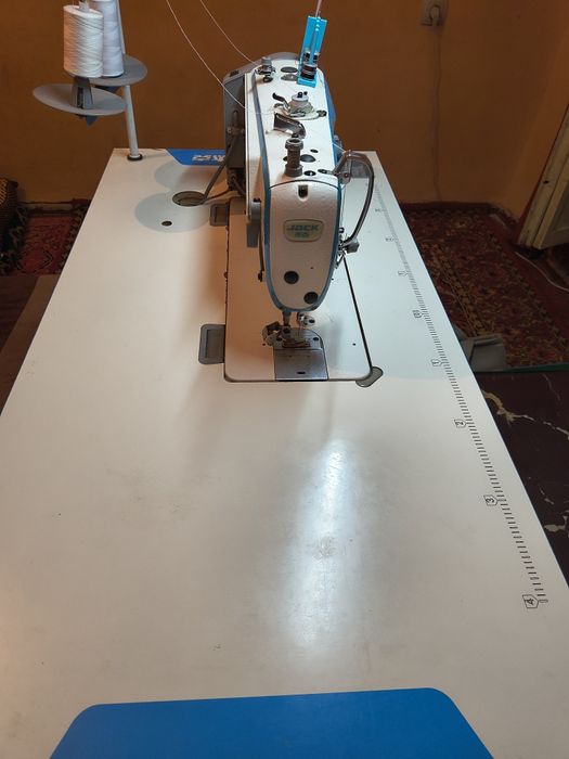 Швейная машинка Jack F 4