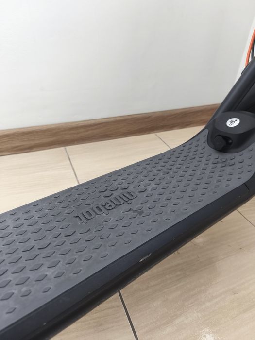 Самокат ninebot f40 в хорошем состоянии
