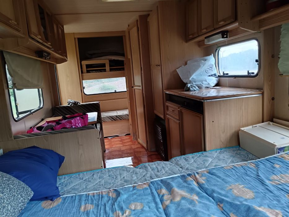 Vand rulota 5 persoane