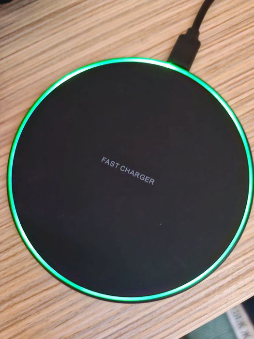 Безконтактно устройство за ареждане на телефон - андроид