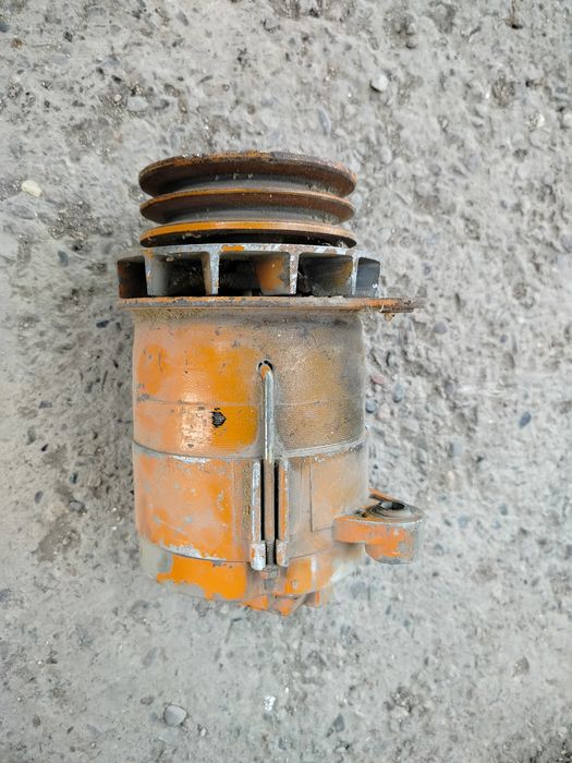 Генератор для трактора новый