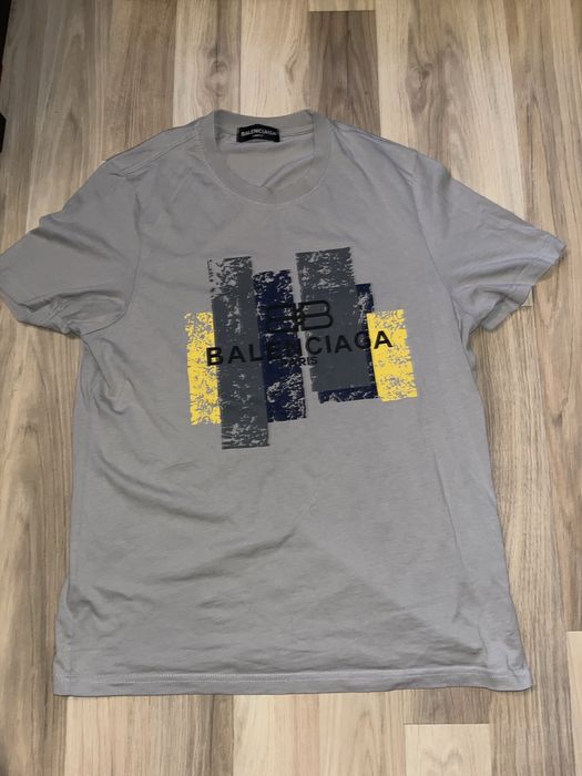 vand tricou balenciaga nou