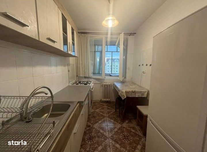 Apartament 2 camere semidecomandate+ balcon, et. 4/10 cu lift, zona Hi