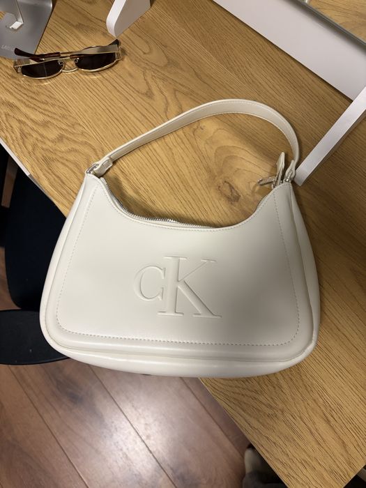 Чанта за през рамо Calvin Klein - бяла