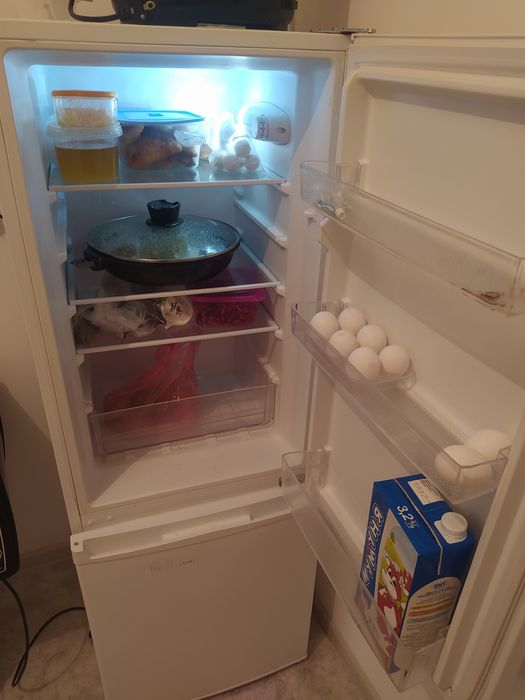 Холодильник сатылады срочно