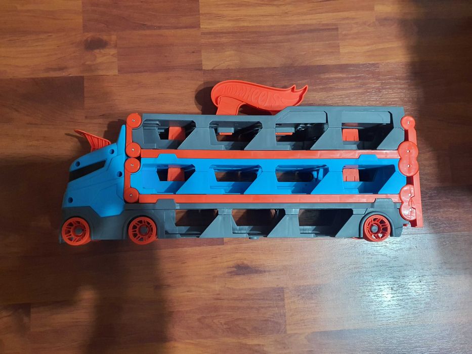 Игрален комплект 2 In 1 Hot Wheels - Мега автовоз и писта