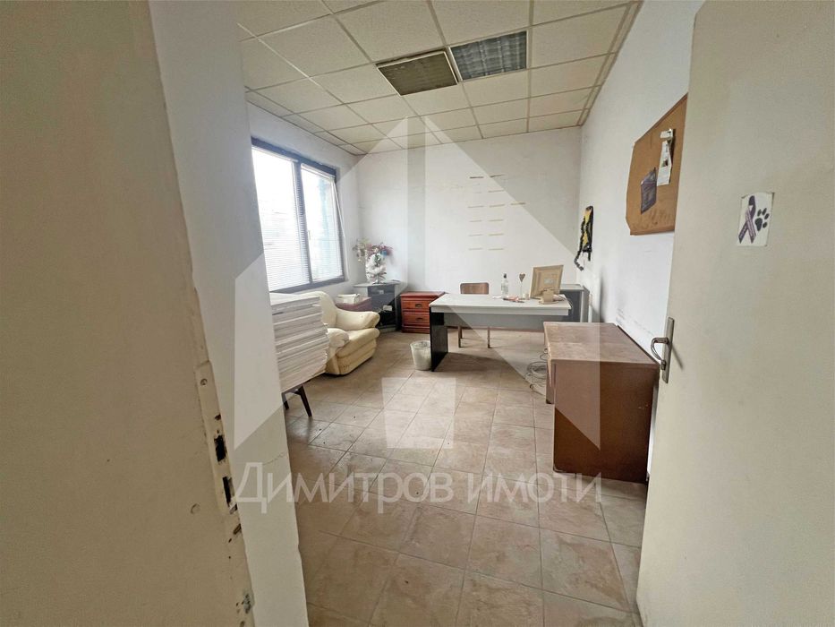 Продава се Магазин в Нови пазар - 37 кв.м за 676 €/кв.м - Снимка #4
