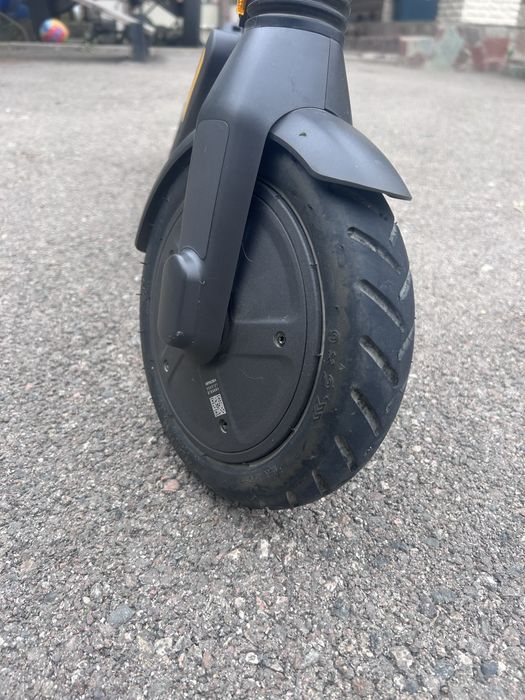 Электросамокат Ninebot KickScooter E25 черный