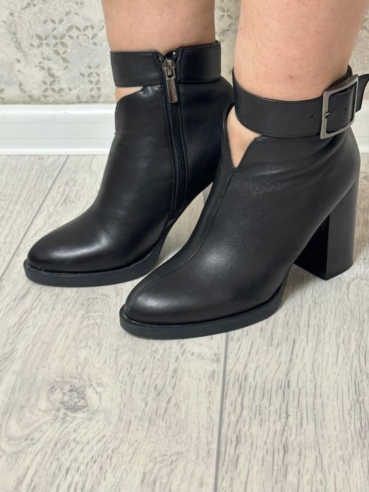 Продам ботильоны женские