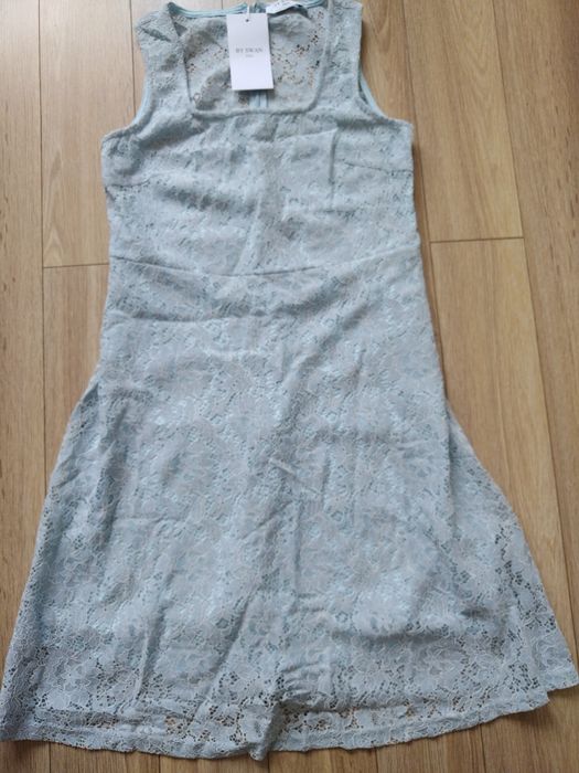 Дантелена дамска рокля