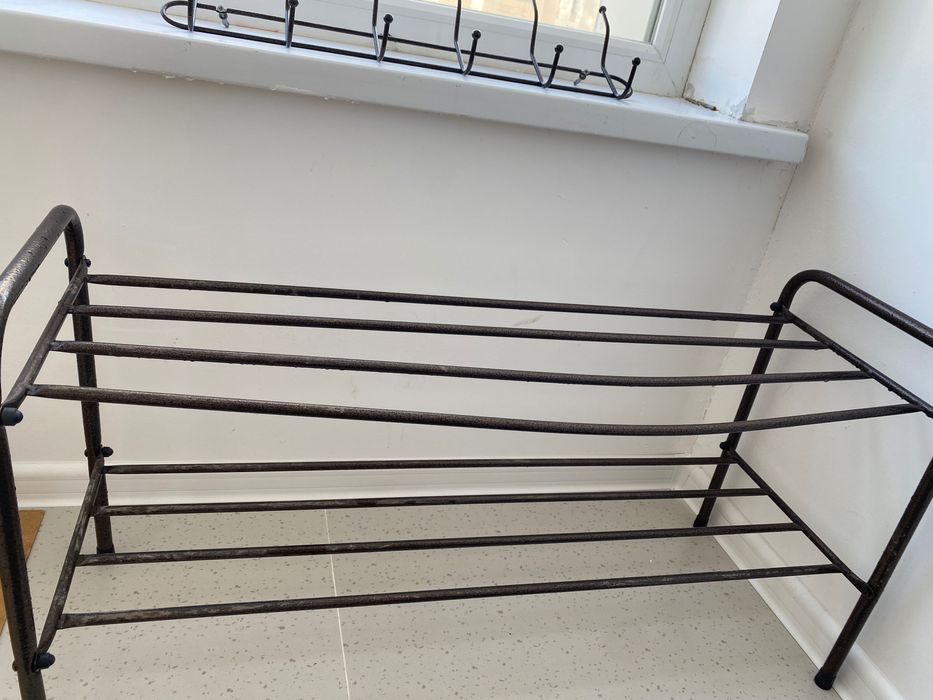 Обувница и настенная вешалка