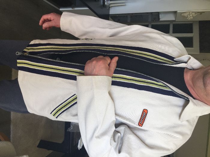 продава мъжко яке