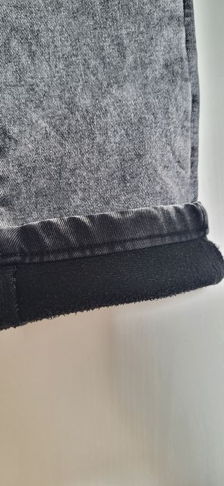 Теплые джинсы  на девочку 164 размер