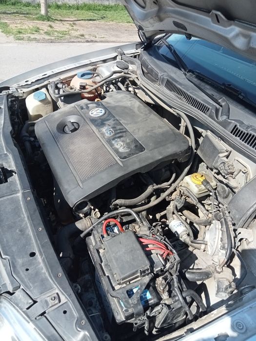 Vând Golf 4 1.6 16v benzina și gaz