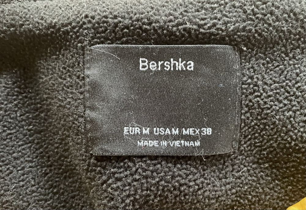 Berska geaca cu hoodie