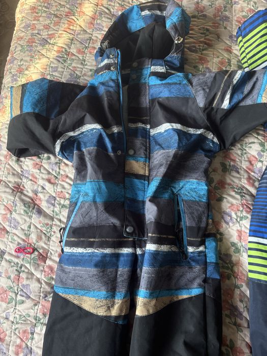 продам комбинезоны демисезонные