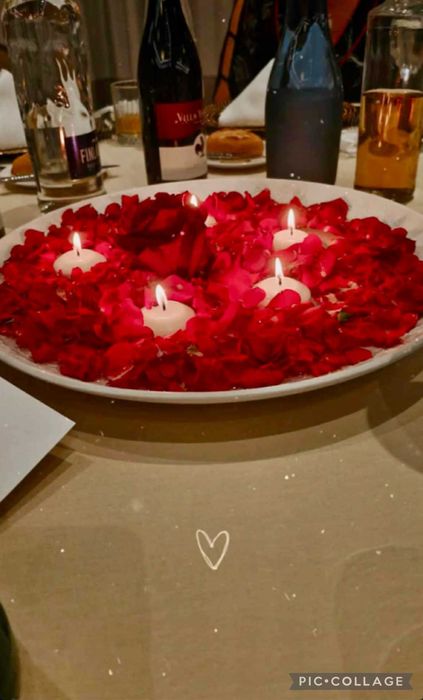 Украса за сватба арка с червени рози, стойка, статив, свещници, плата