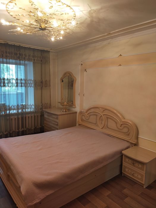 Продам спальный гарнитур