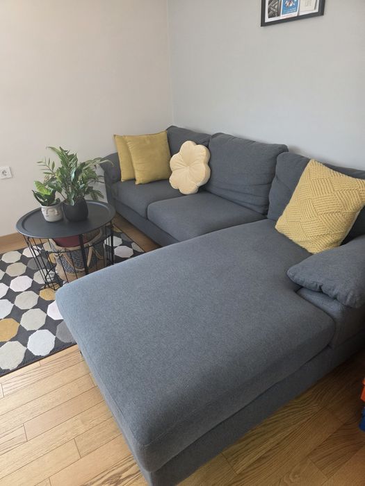 Диван с лежанка.Сив цвят