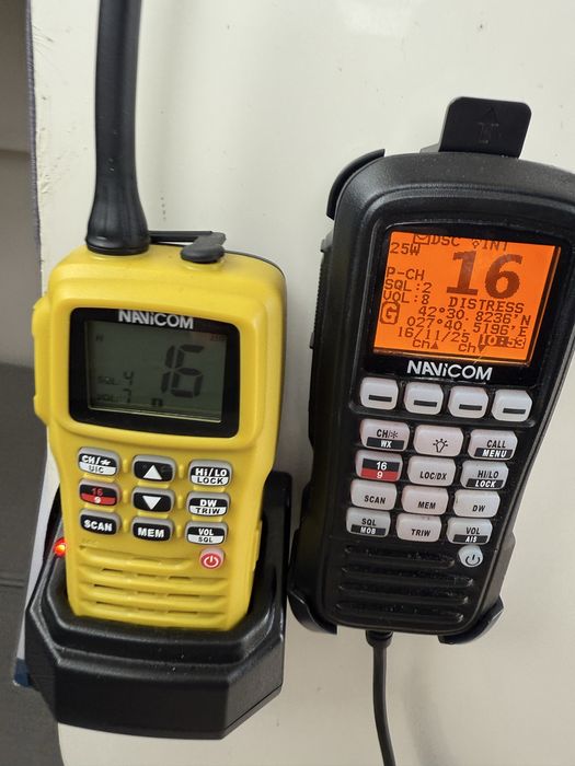 Продавам лодка QUICKSILVER 625 PILOTHOUSE + чисто нов колесар купуван