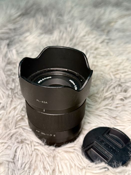 Продаю объектив Viltrox 35mm f/1.7