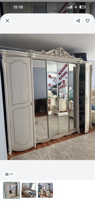 Продается шкаф белый с зеркалом