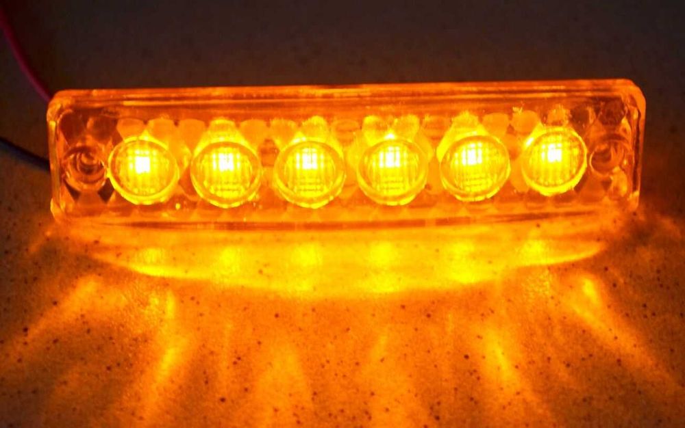 1 бр. диодни Лед LED габарити светлини лампи 12-24V 3 цвята