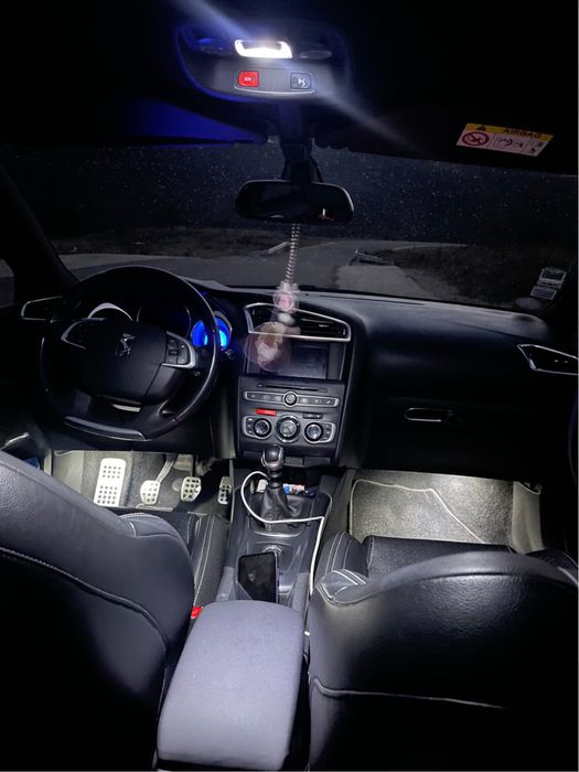 Vand  Ds4  din 2018 1.2 PureTech 155.000 km