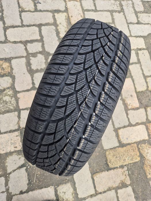 O bucată 225/215 60 R16 M+S iarnă - una Dunlop Goodyear Michelin