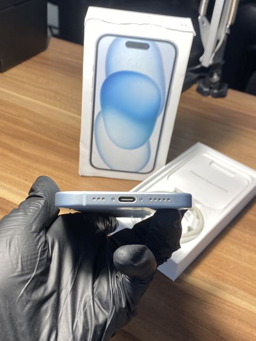iPhone 15• 128 GB • Blue