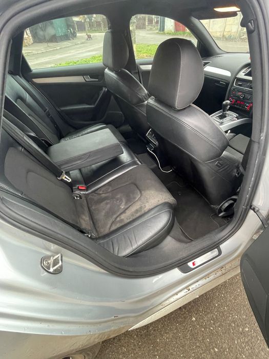 Dezmembrez audi a4 b8