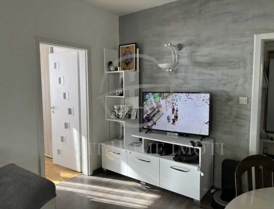 Продава се Тристаен апартамент в Пловдив, Христо Смирненски - 64 кв.м за 1954 €/кв.м - Снимка #2